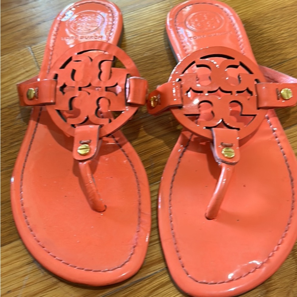 Tory Burch Miller Coral size 8